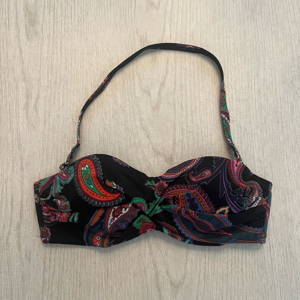 VICTORIA’s SECRET black and multicolor paisley swim top 32B with removable strap